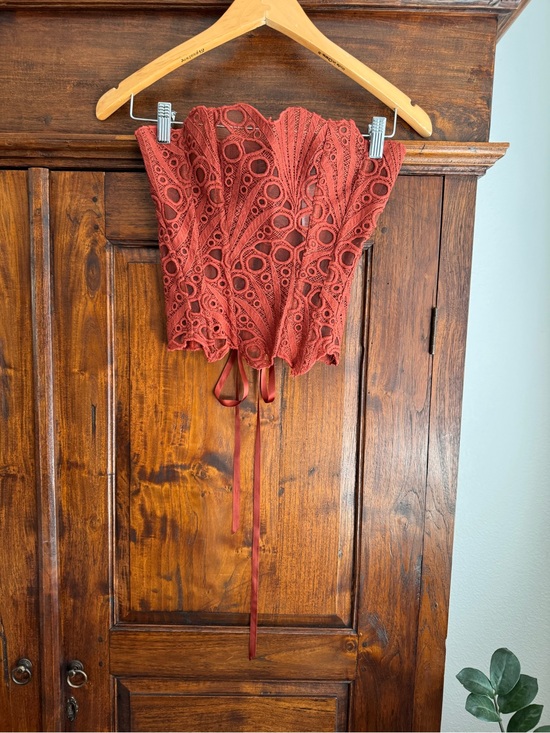 PrettyLittleThing Tops - Pretty Little Thing Textured Sheet Floral Lace Corset